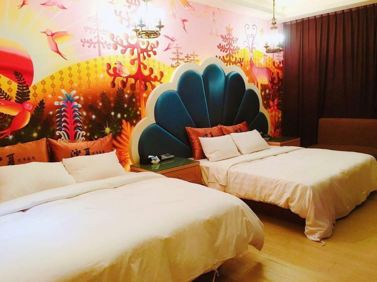 Sasha Motel Taichung Bagian luar foto